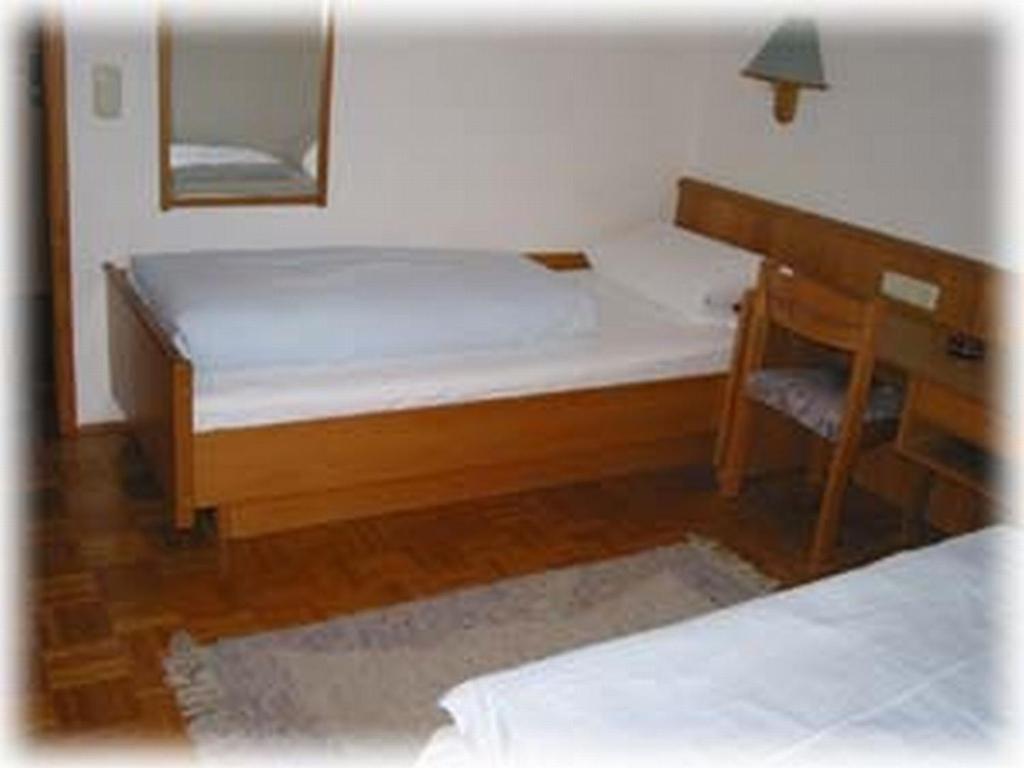 Hotel-Restaurant Kreuzhuber Neuburg am Inn الغرفة الصورة